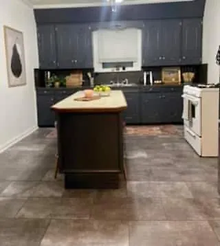 Hideaway - Private With Kitchen & Parking *