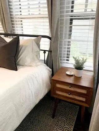 Hideaway - Private With Kitchen & Parking *