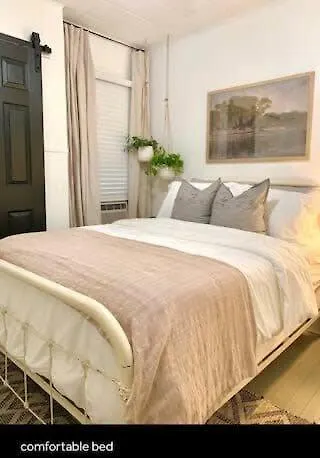 Hideaway - Private With Kitchen & Parking Holiday home *